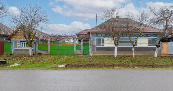 Casă cu anexe si teren de 759mp in Misca