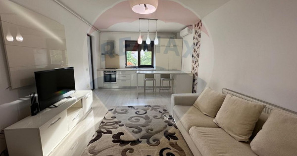 DE VANZARE Apartament 2 camere, luminos, zona linistita