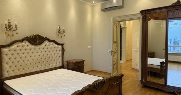 2 Camere zona Stefan cel Mare