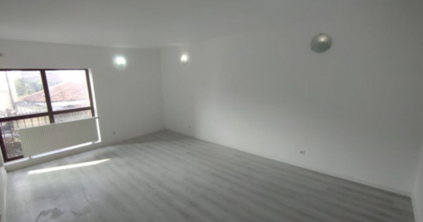 Apartament 2 camere decomandat, zona Brestei