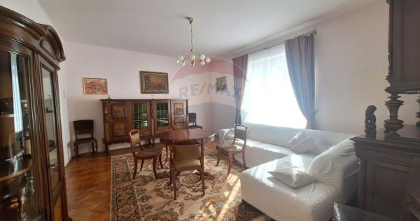 Apartament 4 camere , pet friendly, cu parcare si curte, ...