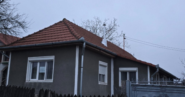 Casa de vanzare in Tasad Dragesti