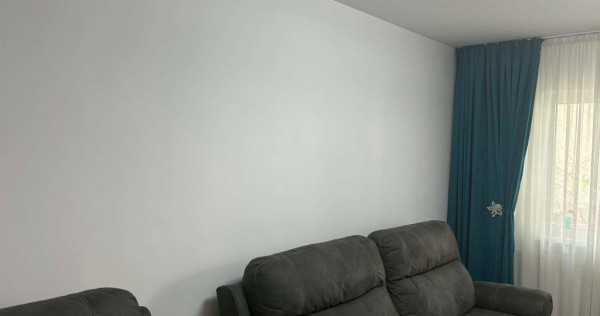 Apartament de 3 camere zona Codrul Cosminului