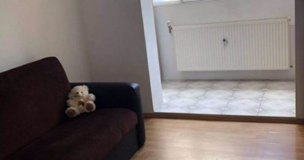 Apartament Cu 3 Camere Semidecomandate Zona George Enescu - Albina