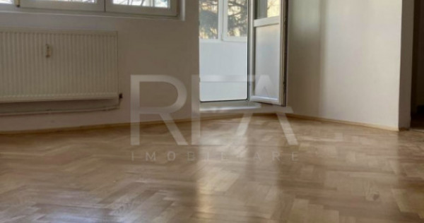 2 camere renovat pe Mihalache cu Vedere Spate