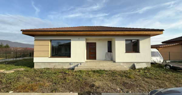 Casă finalizată stil mediteranean , 3 dormitoare, 100 mp u