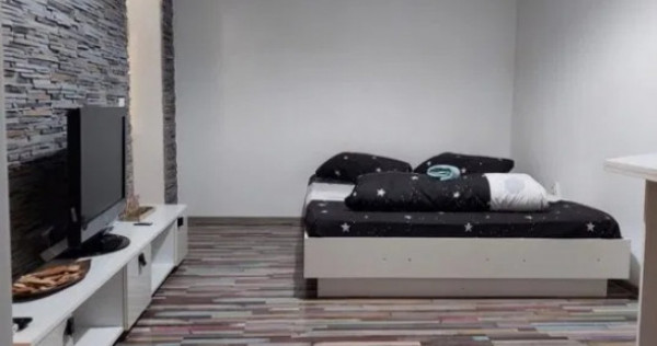 - Garsoniera La Cheie, Bariera Calarasilor, etaj 3