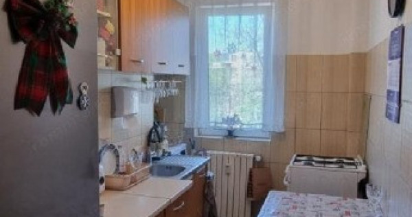 Gara, decomandat, 2 camere, etaj 3, vanzari Constanta