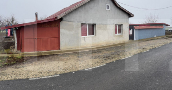 Casa in Iratosu cu teren, apa curentă, centrală termica ,