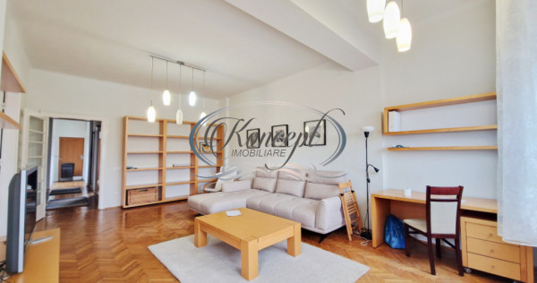 Apartament spatios cu garaj, renovat complet, zona hotel Nap