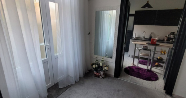 - Casa cu 5 camere, zona centrala.