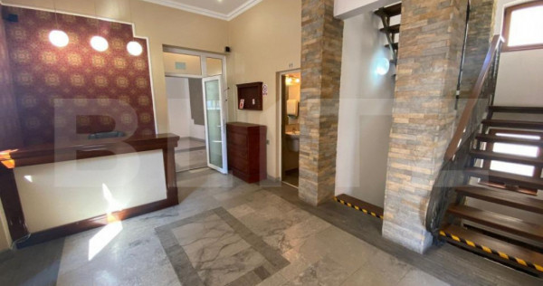 Apartament cu 8 camere, 315 mp, pentru clinica, birou sau lo