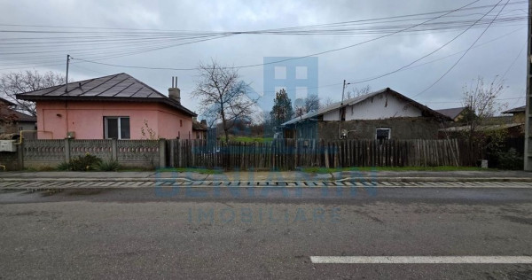 Teren Carcea 923mp Intre case zona buna toate utilitatile...