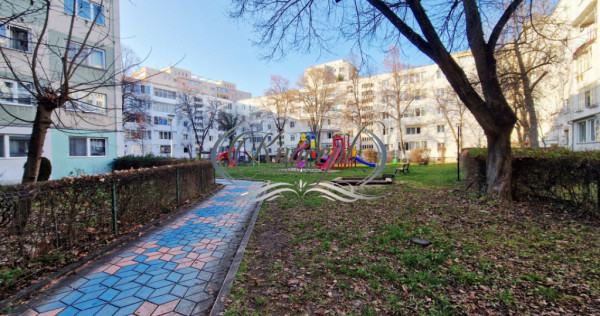 Apartament spatios cu balcon inchis si beci in zona Supeco