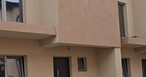 Ansamblu 4 case la gri 4 case Bragadiru, Ilfov