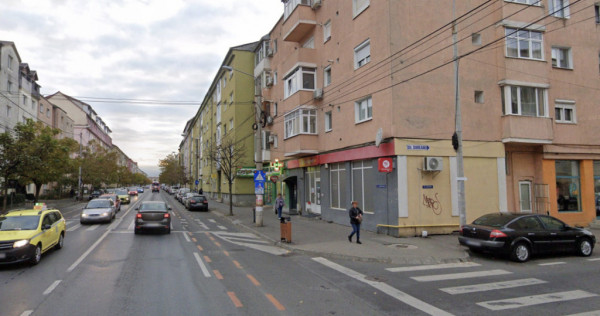 Spatiu comercial 60mp cu vad pietonal str. Semaforului