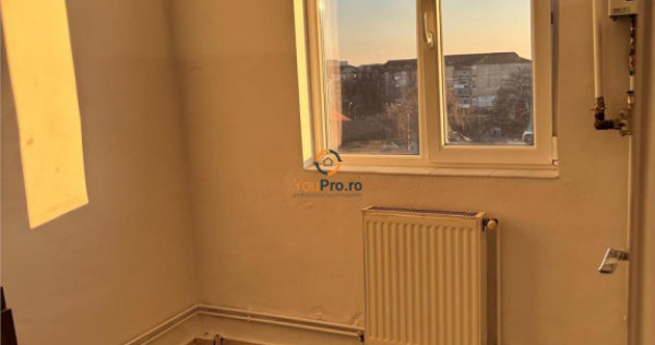 Decomandat 2 camere Bloc cu lift etajul 5 zona Dambovita