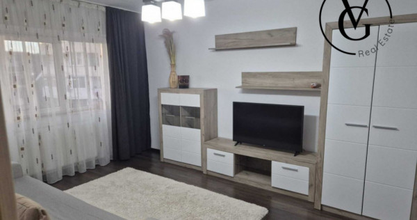 Apartament cu 3 camere, recent renovat, zona Dacia
