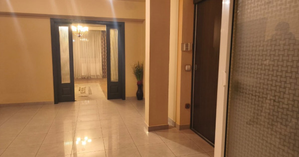 Apartament 3 camere in Deva, zona 22 Decembrie, et 1