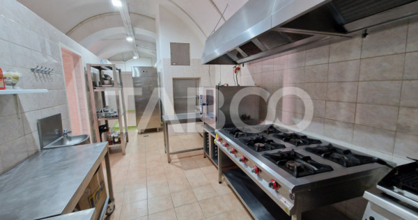 Piata Mare-Restaurant terasa si bar de inchiriat- Exclusivit