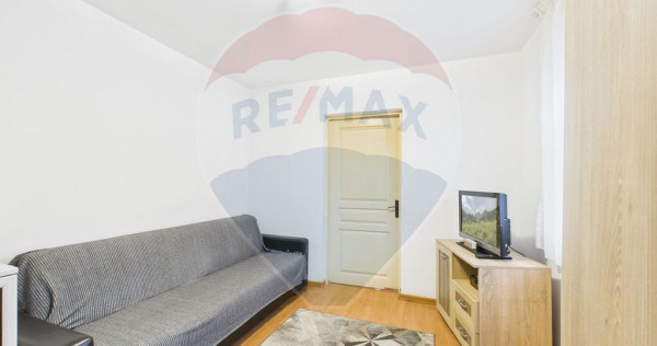 Casă cu două corpuri, ideală pentru firmă, Vitan