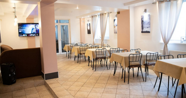 Vila / Pensiune 12 Camere - Afacere la Cheie- Predeal Cla