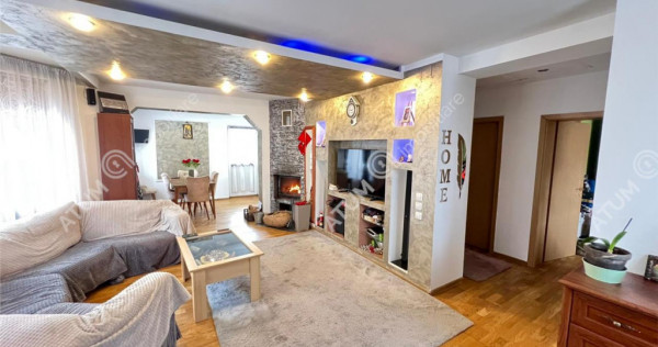 Casa individuala 8 camere 2 garaje 500 mp teren zona Selimba