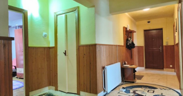 Apartament 4 camere in Simeria, zona 1 Decembrie, et 1