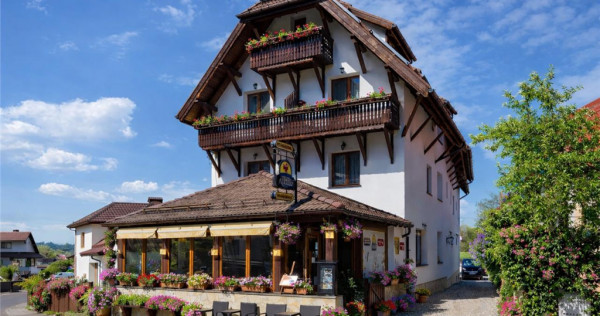 Pensiune cu restaurant, farmec aparte, concept italian, Cent