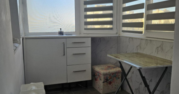 Apartament 2 camere de vanzare, in zona Trocadero - Constant