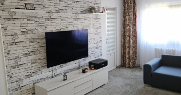 Apartament 2 camere de vanzare, in zona Trocadero - Constant