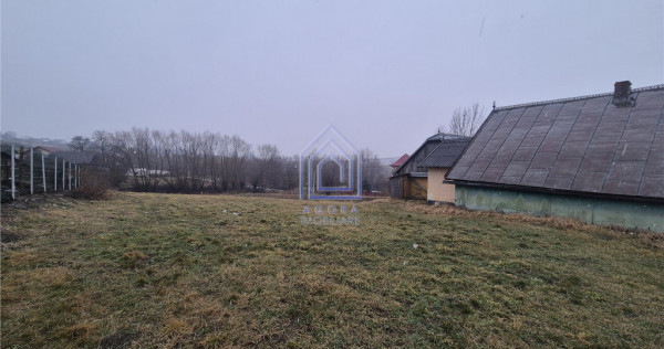 Teren 2300 mp cu casa batraneasca Liteni, Moara - central