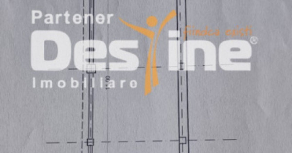 Spațiu comercial, 40mp, l&acirc;ngă transportul public - Tăt?