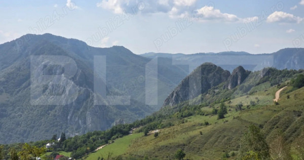 Teren cu vedere panoramică, 4000 mp &ndash; zona R&acirc;meț