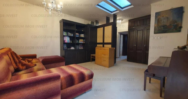 Apartament cu 3 camere, decomandat - zona Poiana Brasov