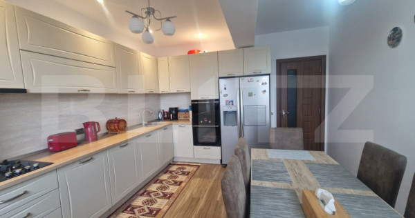 Apartament 3 camere decomandat , 2 bai ,105 mp, Tractorul