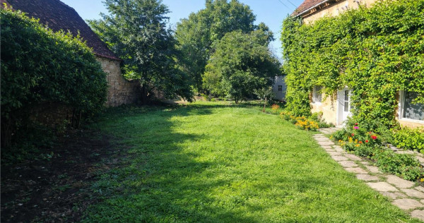 Rezidenta cu curte si gradina proprie,1.000 mp teren, Prejme