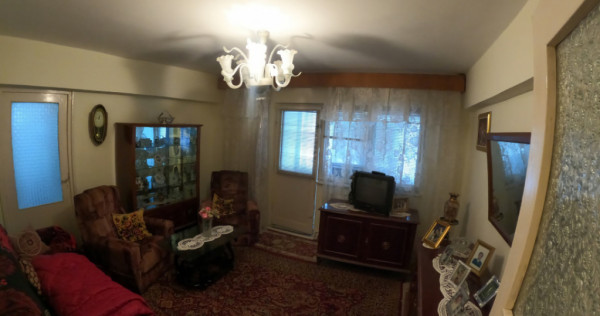 Apartament cu 3 camere la etajul 3/4 decomandat izolat termi