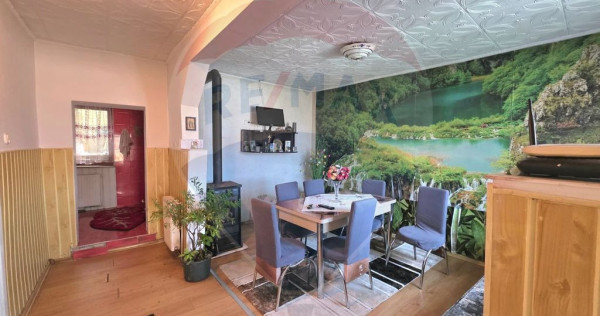 Casă tip duplex de v&acirc;nzare &ndash; Vitrometan, str. B&acirc;rsei