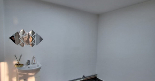 Camera de &icirc;nchiriat, 14 mp, zona Eroilor