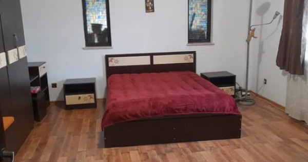 Apartament 3 camere de inchiriat zona Anda