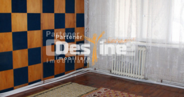 Apartament 3 camere decomandat de 61 mp 2 băi la parter car