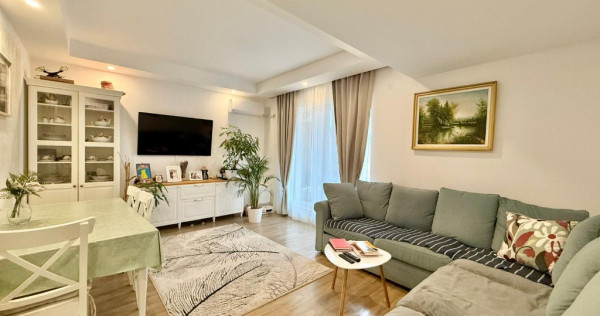 COSMOPOLIS - Apartament 3 camere spatios, vedere piscina