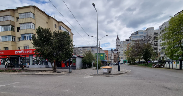 ULTRACENTRAL/Mihai Viteazu/3 camere decomandate/bloc din anu