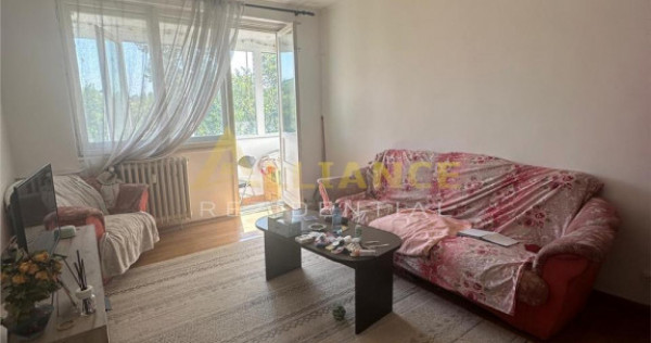 Apartament 3 camere decomandat etaj 5 cu balcon langa Branco