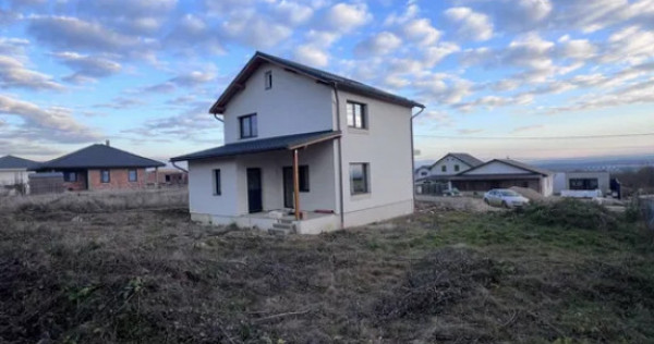 Casă nouă, design modern, teren 500 mp &ndash; liniște aproap