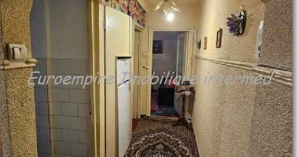 Apartament 3 camere zona KM 4-5