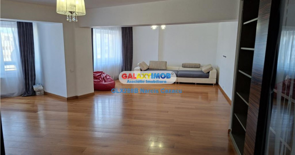 Tineretului Strada Cuza Voda Apartament 4 camere de inchiria