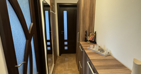 &Icirc;nchiriere apartament 3 camere Piata Sudului