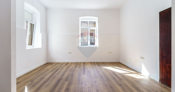 Apartament cu 1 camera de v&acirc;nzare in zona centrala, stra...